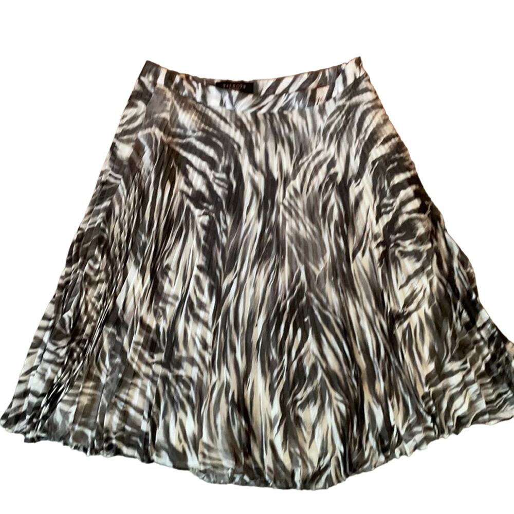 NWT Beautiful Talbots Pleatef Skirt Size 2